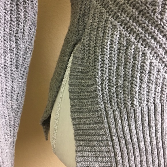 **SOLD**  TOMS Target silver & gray pullover sweater, size S - Picture 5 of 8